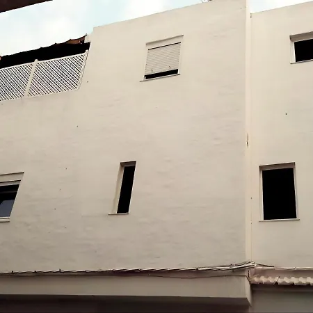 Casa En Zona Centrica Solo Familias Y Parejas *