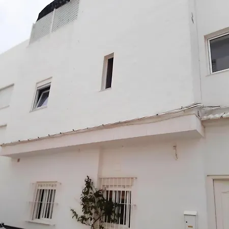 Casa En Zona Centrica Solo Familias Y Parejas *
